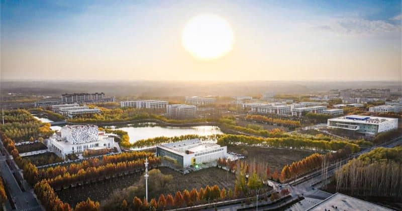 新疆理工学院校园航拍照片
